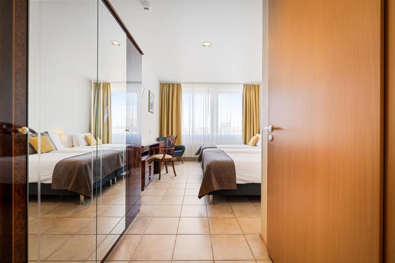 Hotel Island - Comfort コウパヴォーグル エクステリア 写真